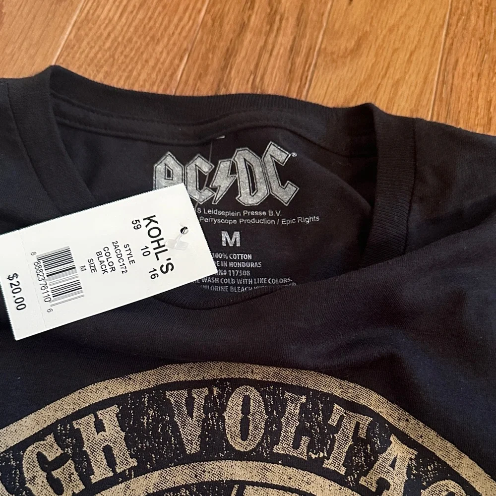 Metallica and AC/DC Graphic T-Shirts - Picture 5 of 5